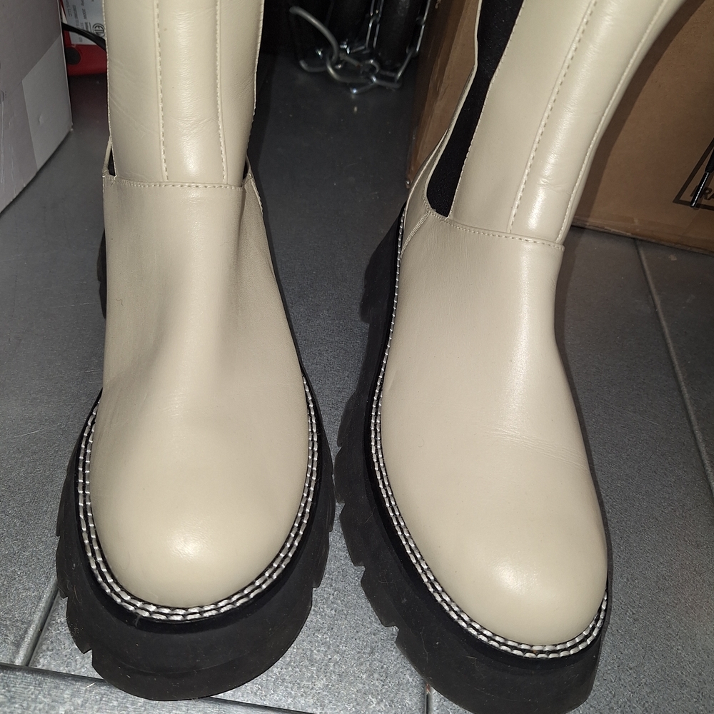 Stylish Cream Chelsea Boots